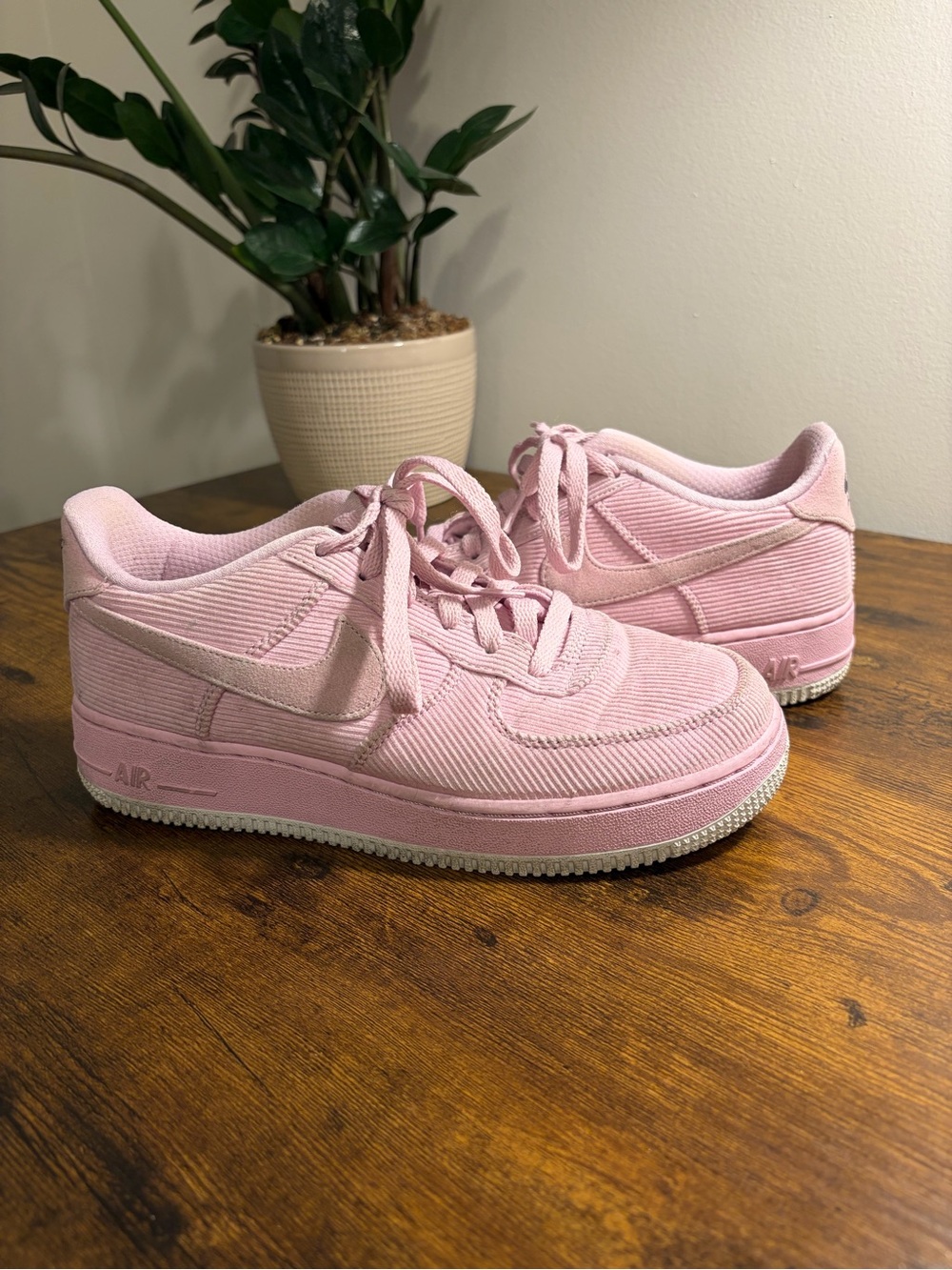 RARE Nike Air Force 1 LV8 sneakers Light Arctic Pink Corduroy Size 6Y